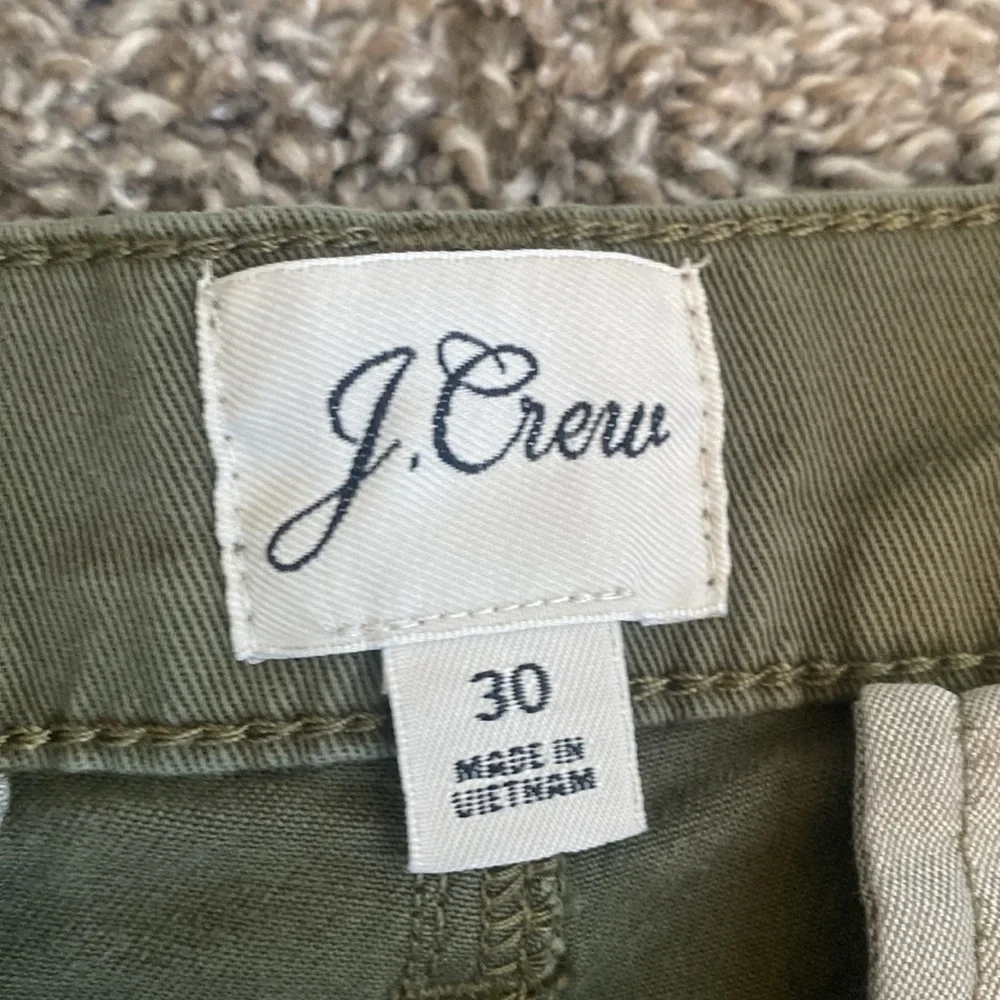 J Crew Vintage Straight Frayed Hem Olive Green Shorts, Women’s 30